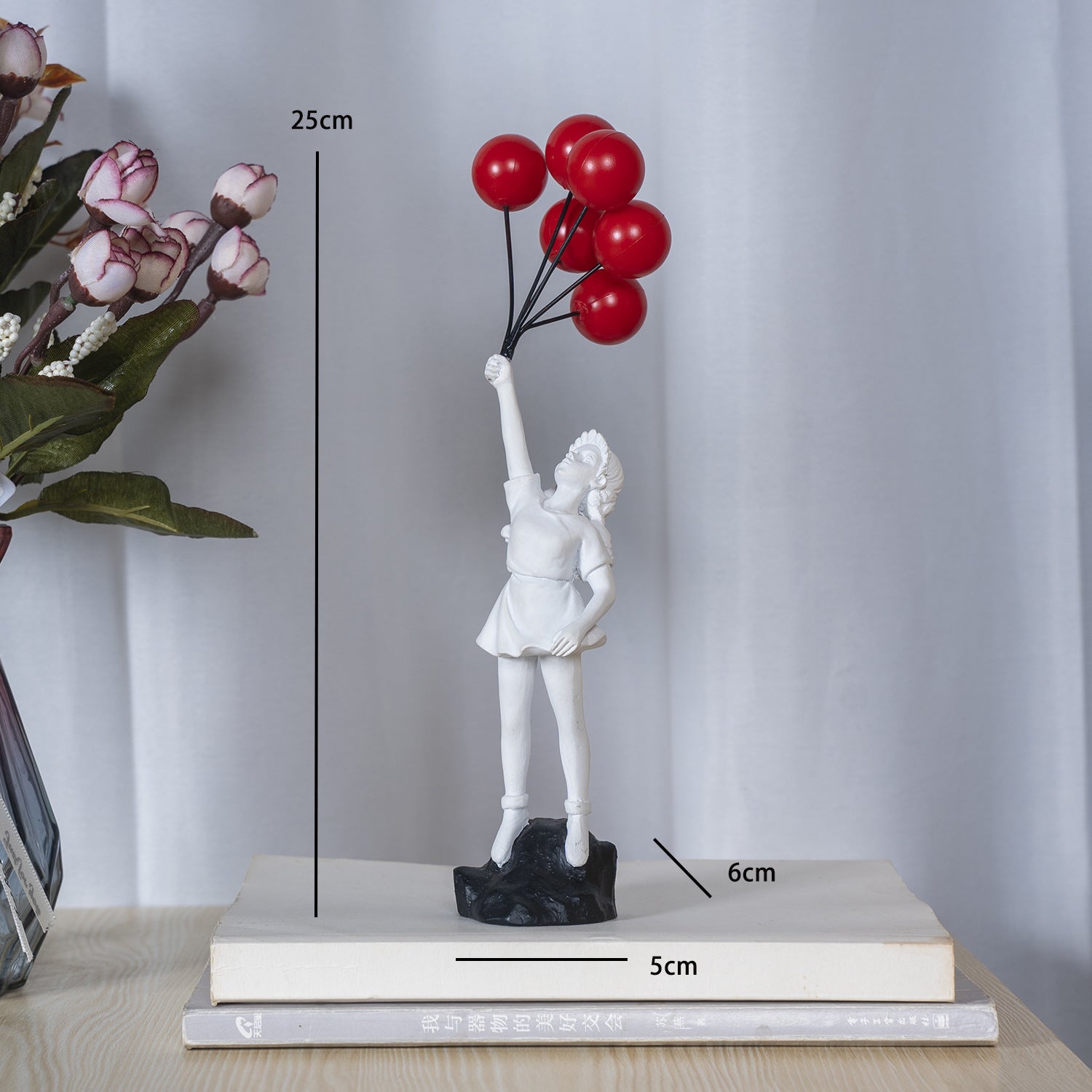 Balloon Girl Living Room Creative Resin Decorations
