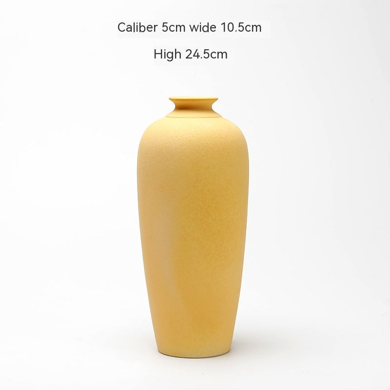 Handcrafted Ceramic Vase – Modern Decorative Accent for Dried Flowers & Arrangements