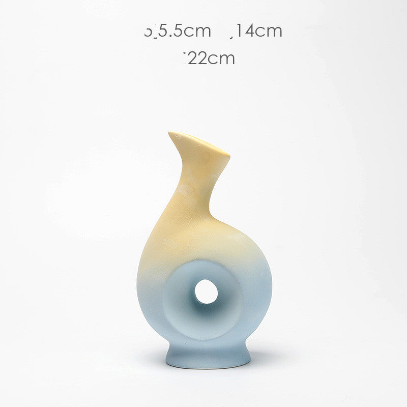 Handcrafted Ceramic Vase – Modern Decorative Accent for Dried Flowers & Arrangements