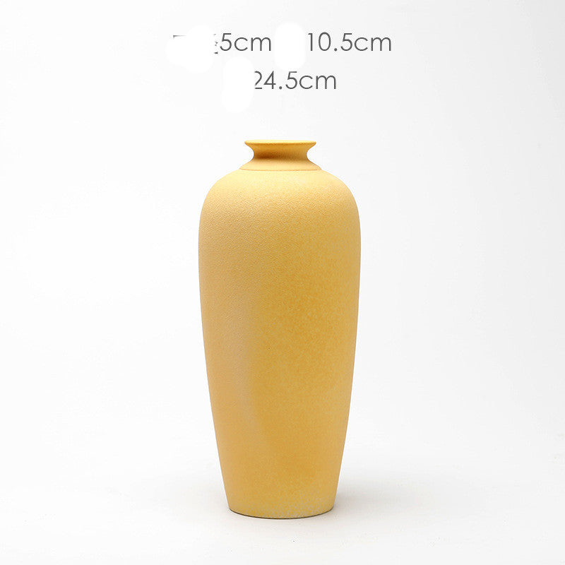 Handcrafted Ceramic Vase – Modern Decorative Accent for Dried Flowers & Arrangements
